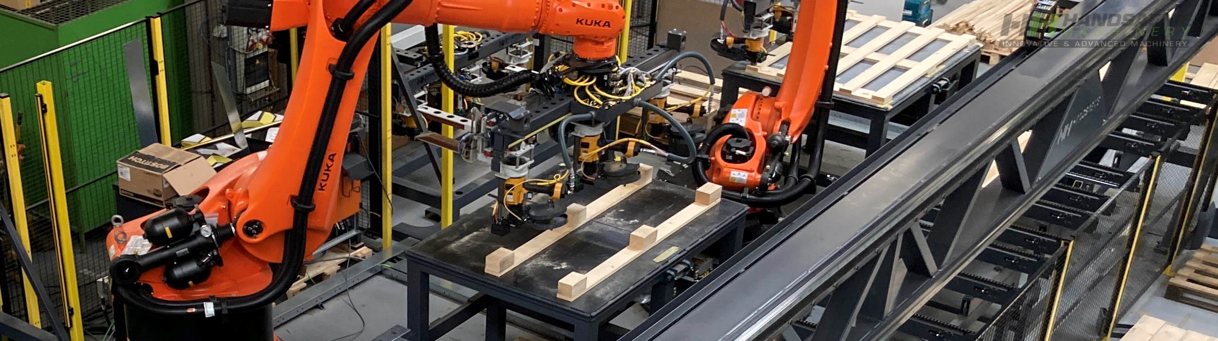 Autonomously and continuously assembling of complete pallets